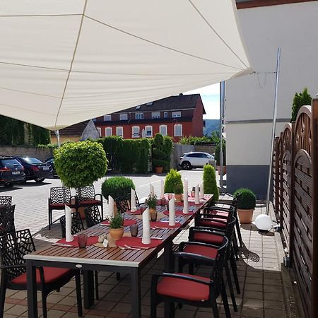 Hotel-Restaurant Pfaelzer Hof Edenkoben Exterior photo