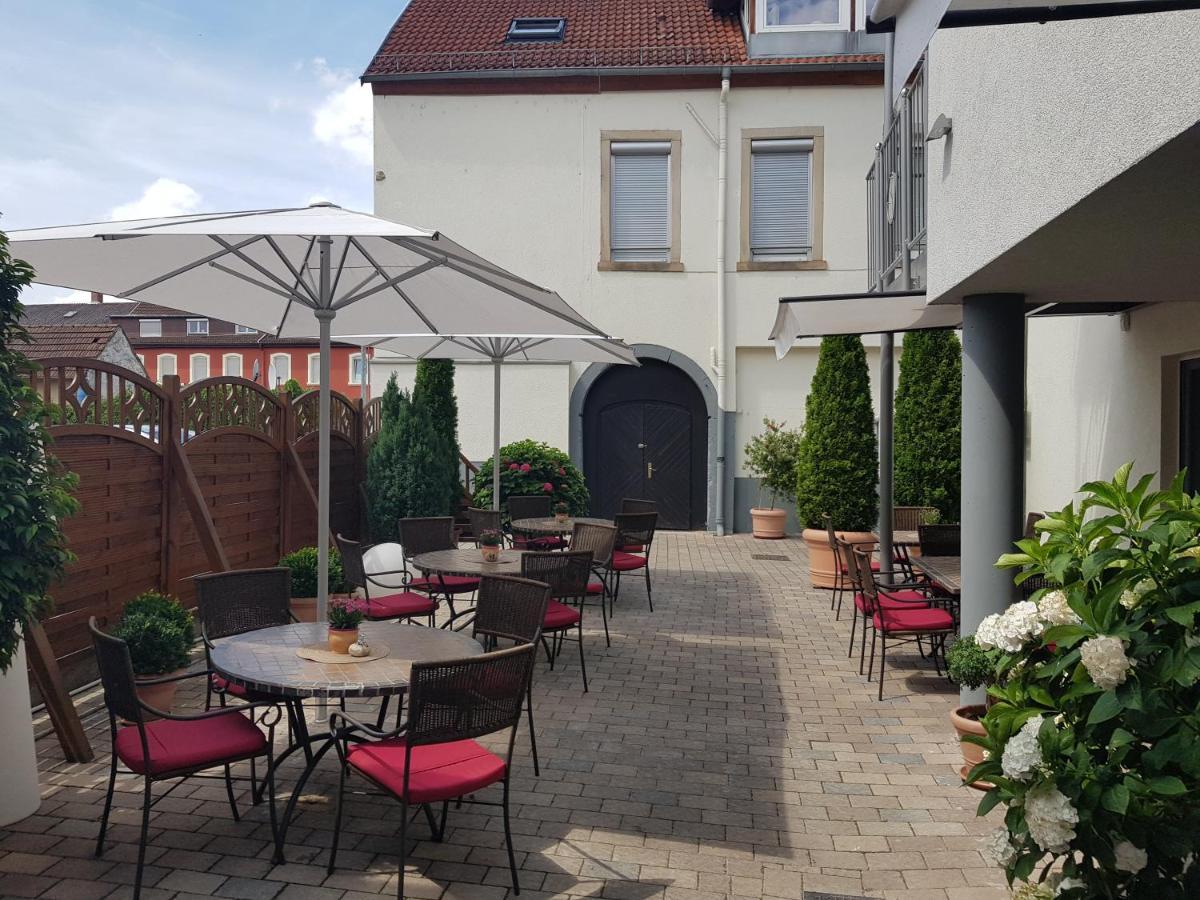 Hotel-Restaurant Pfaelzer Hof Edenkoben Exterior photo