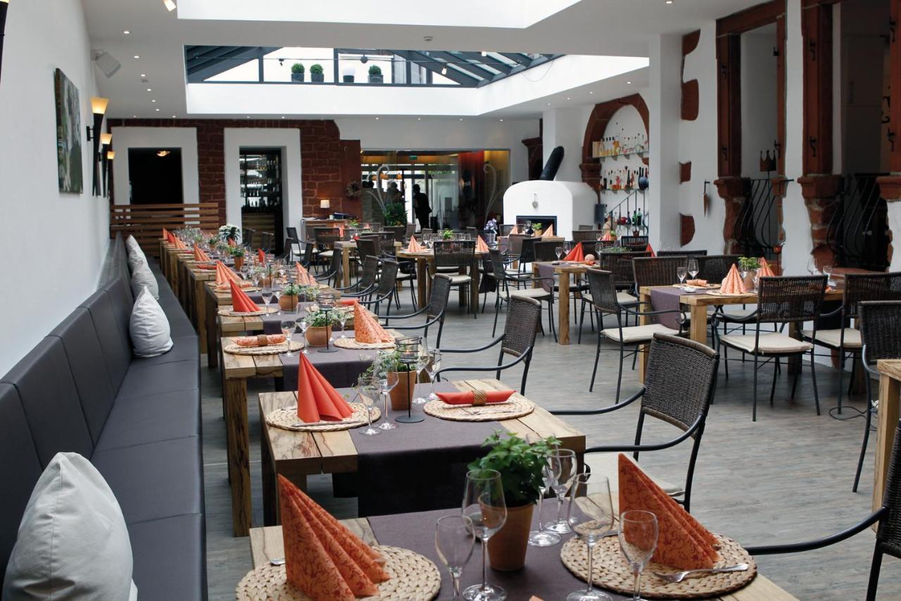 Hotel-Restaurant Pfaelzer Hof Edenkoben Exterior photo