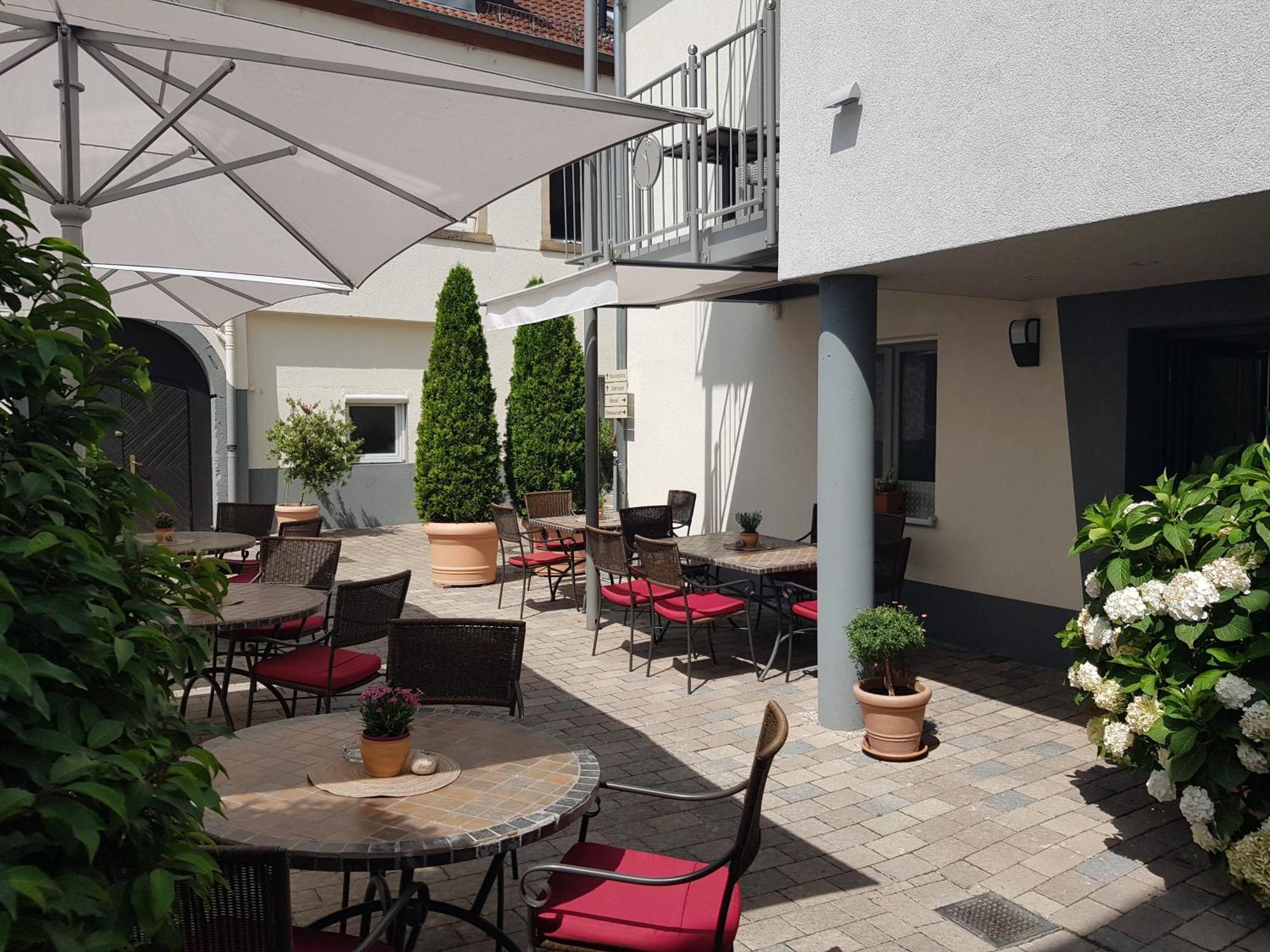 Hotel-Restaurant Pfaelzer Hof Edenkoben Exterior photo