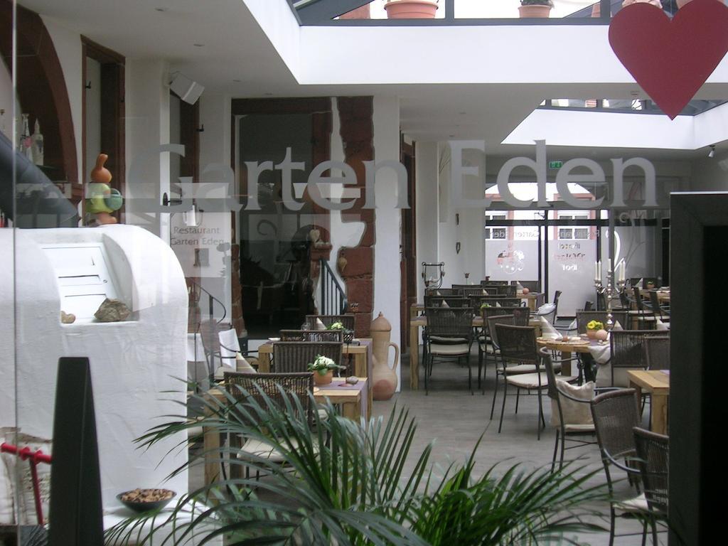 Hotel-Restaurant Pfaelzer Hof Edenkoben Exterior photo