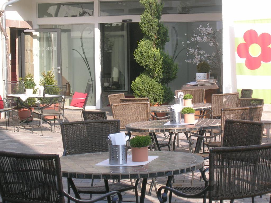 Hotel-Restaurant Pfaelzer Hof Edenkoben Exterior photo
